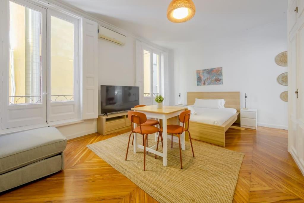 Petite E Chic Loft Para 3 En El Corazon De Madrid Extérieur photo
