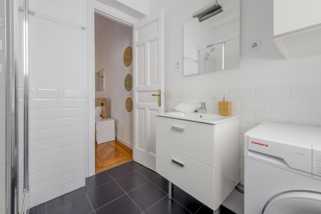 Petite E Chic Loft Para 3 En El Corazon De Madrid Extérieur photo